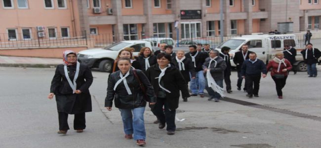 ALAPLI’DA SAĞLIK ÇALIŞANLARINDAN “KADINA ŞİDDETİN ÖNLENMESİ” YÜRÜYÜŞÜ